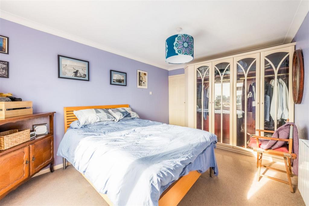 3 Dolphin Court-16.jpg