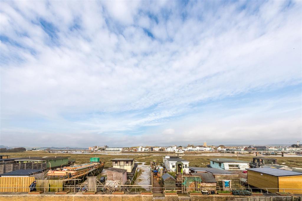 3 Dolphin Court-23.jpg