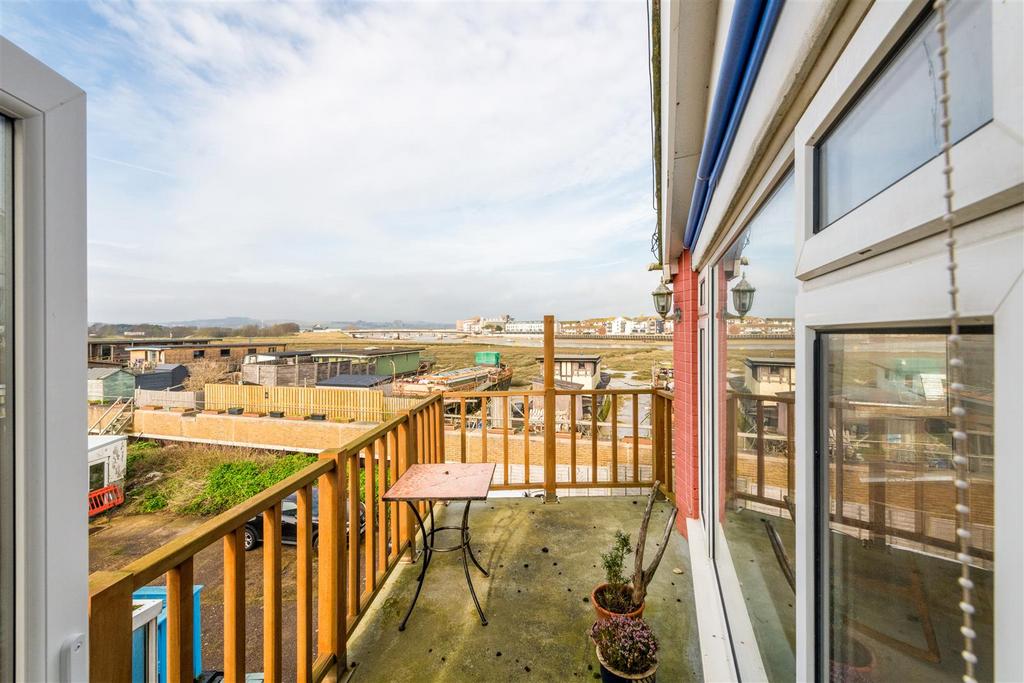 3 Dolphin Court-20.jpg