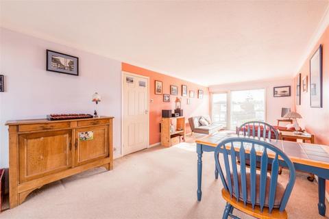 2 bedroom apartment for sale, Dolphin Court, 4 Beach Green, Shoreham-By-Sea