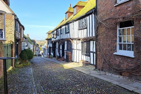 2 bedroom terraced house to rent, Mermaid Street, East Sussex TN31