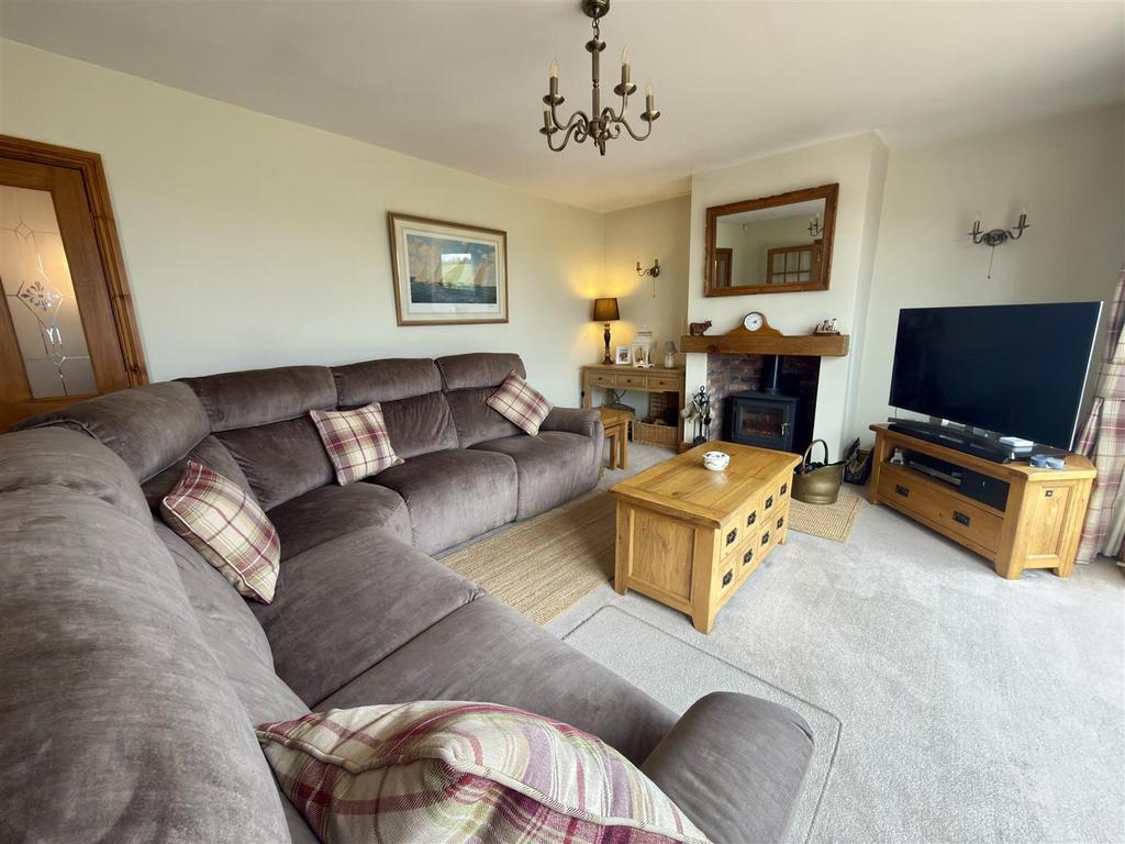 Lounge/Dining Area/Kitchen