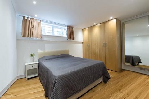 undefined, Romney Mews, London W1U
