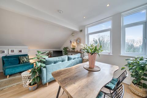 1 bedroom apartment for sale, Streatham Common North, London SW16