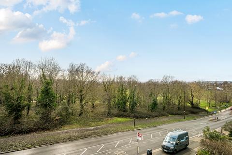 1 bedroom apartment for sale, Streatham Common North, London SW16