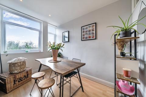 1 bedroom apartment for sale, Streatham Common North, London SW16
