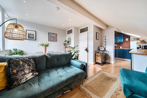 1 bedroom apartment for sale, Streatham Common North, London SW16