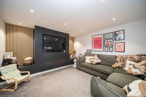 3 bedroom end of terrace house for sale, Tenzing Road, Hemel Hempstead, Hertfordshire, HP2 4HS