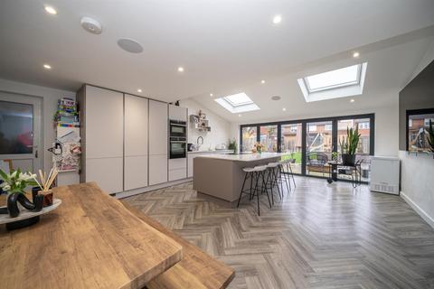 3 bedroom end of terrace house for sale, Tenzing Road, Hemel Hempstead, Hertfordshire, HP2 4HS
