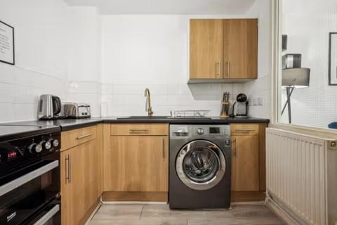 1 bedroom flat for sale, Gresse Street, London W1T