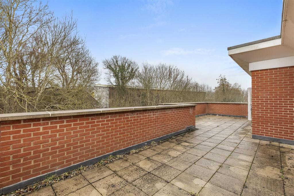 29 Regent House, Carolina Drive, HP11 1 FW-11.jpg