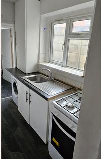 4 bedroom end of terrace house to rent, Crowther Street, Wolverhampton