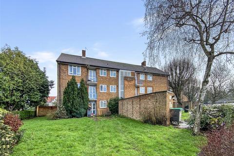 3 bedroom flat for sale, Norwood Close, Southall