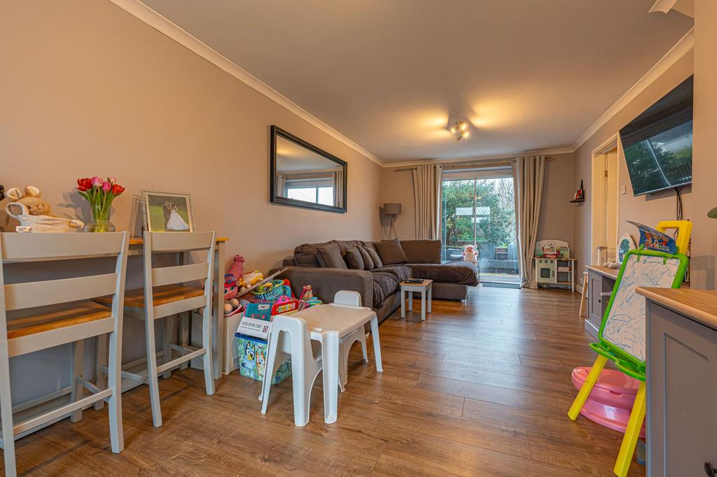 Living/dining room