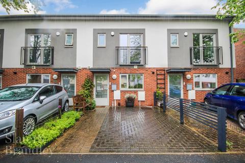 3 bedroom terraced house to rent, Wilford Crescent West, Nottingham, Nottinghamshire, NG2