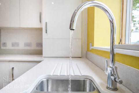 3 bedroom terraced house to rent, Wilford Crescent West, Nottingham, Nottinghamshire, NG2