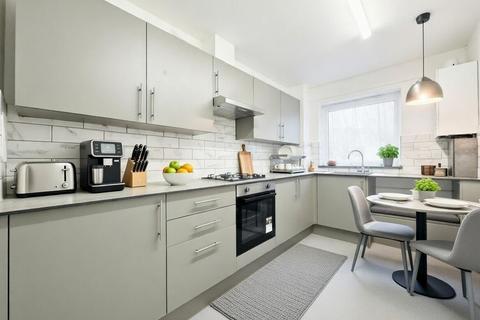 2 bedroom apartment to rent, Pamela Court, Willesden