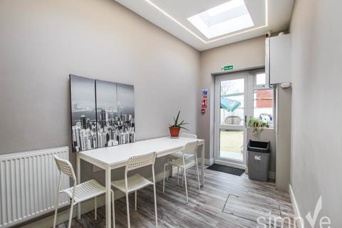 undefined, Oakwood Avenue, Southall, Middlesex