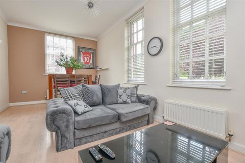 3 bedroom duplex for sale, Goldring Way, London Colney, AL2