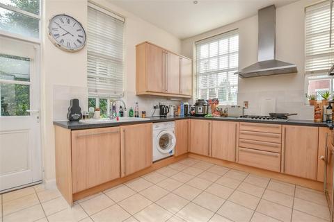 3 bedroom duplex for sale, Goldring Way, London Colney, AL2