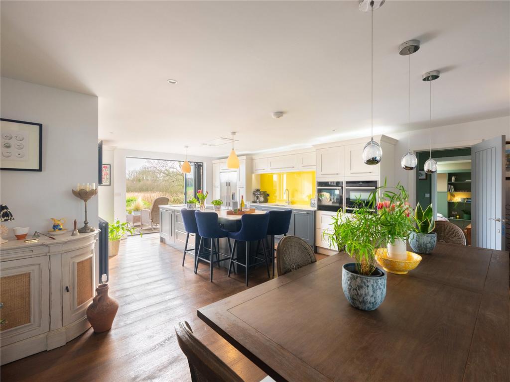 Kitchen Dining Area
