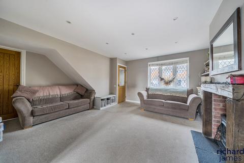 4 bedroom detached house for sale, Gifford Road, Stratton St Margaret, Swindon, SN3