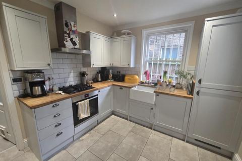 2 bedroom apartment to rent, Dulwich Road, Herne Hill, London, SE24