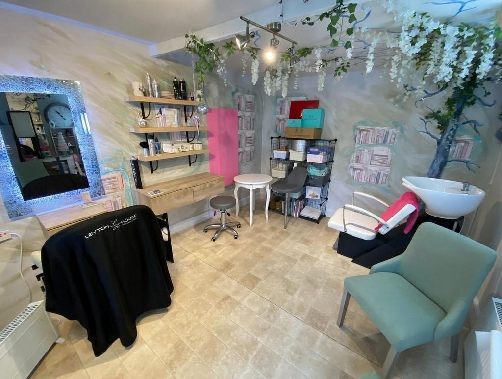 Annex salon.jpeg