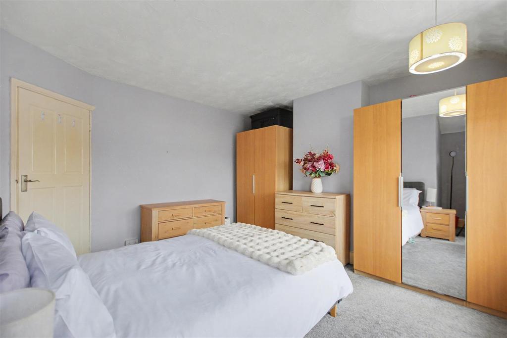 Bedroom 1 3.jpeg