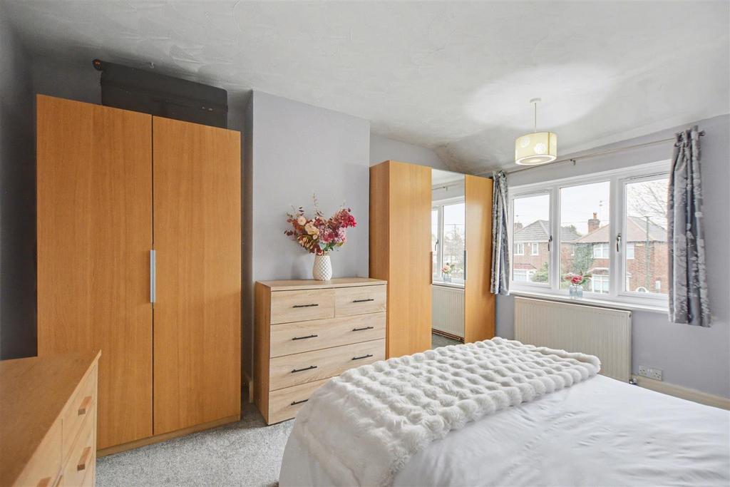 Bedroom 1 1.jpeg