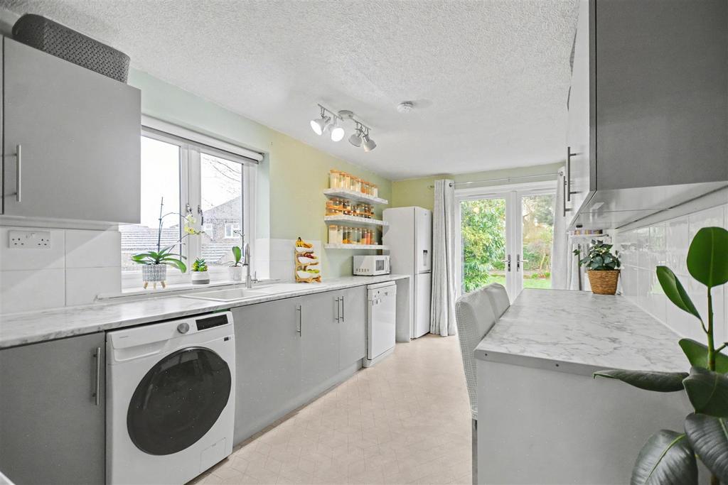 Kitchen 1.jpeg