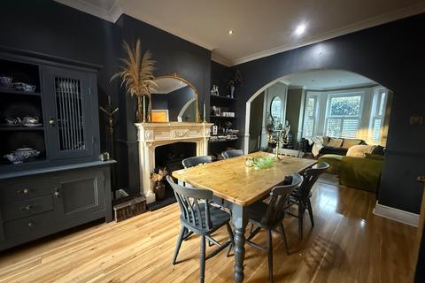 4 bedroom end of terrace house for sale, Folly Lane, Swinton, M27