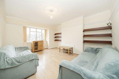 2 bedroom flat to rent, Colney Hatch Lane, London N10