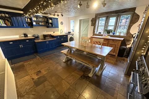 4 bedroom terraced house for sale, 71 Broad Lane, Rochdale