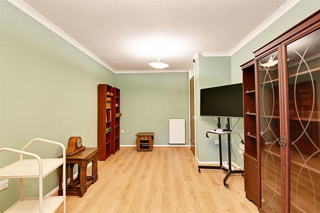 Lounge 2.jpg
