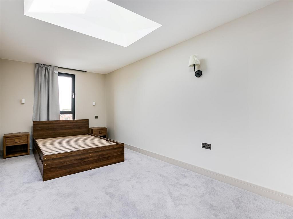 Bedroom 1.jpg