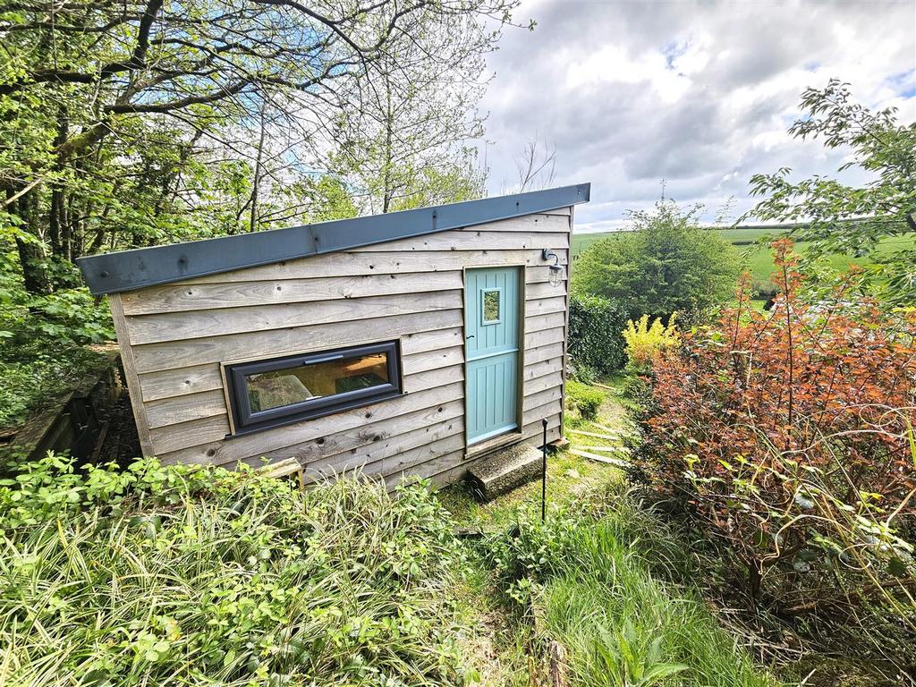 Studio Cabin.jpg