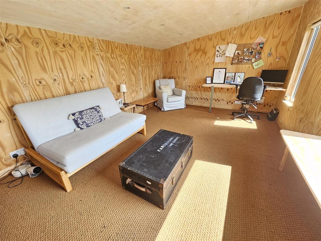 Studio Cabin (2).jpg