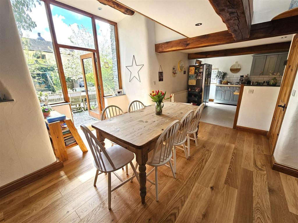 Dining Area.jpg