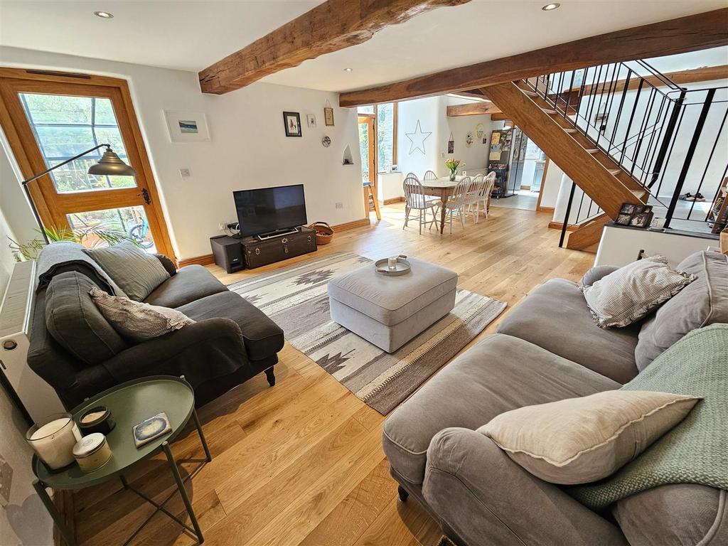 Living Room.jpg