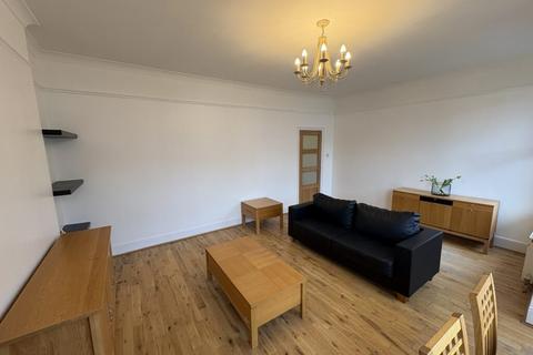 2 bedroom flat to rent, 2 Bedroom Garden Flat – Conway Road, London N14
