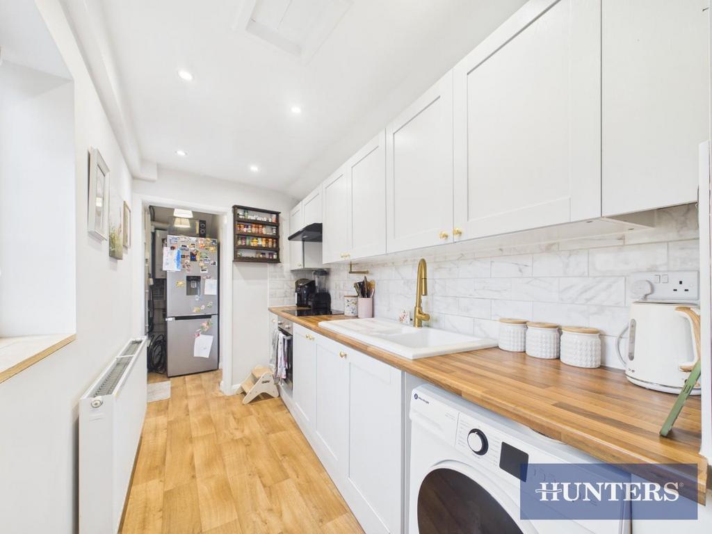 CAM01494 G0-PR0518-STILL008.jpg