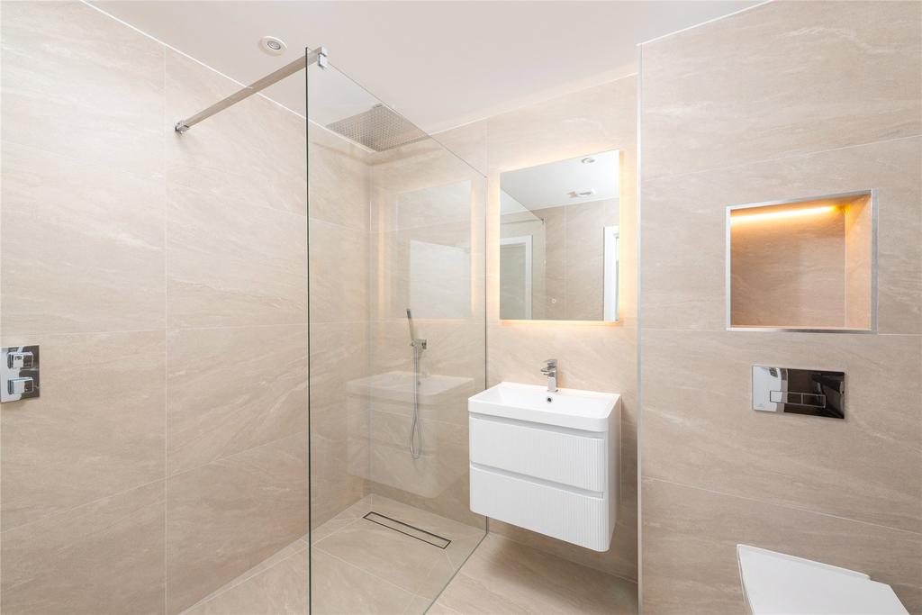 Bedroom Two En Suite