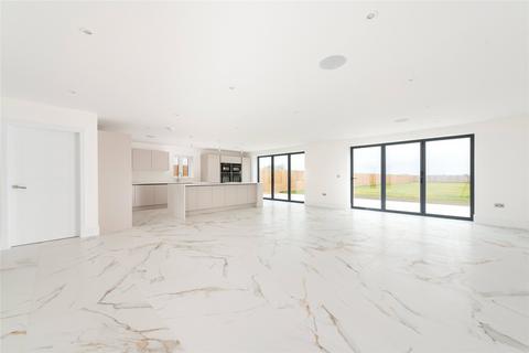 undefined, Shefford Road, Meppershall, Shefford, Bedfordshire, SG17