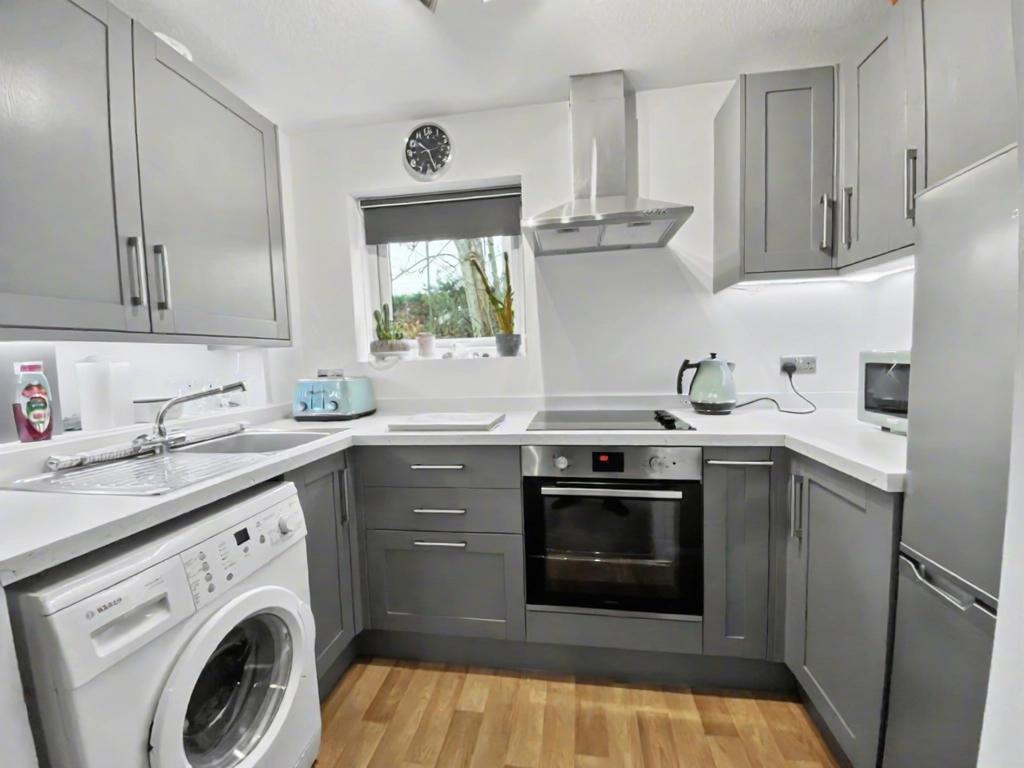 Kitchen 2.jpg