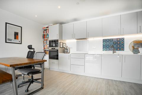2 bedroom apartment for sale, Matthias Road, London, N16