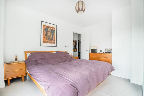 2 bedroom apartment for sale, Matthias Road, London, N16