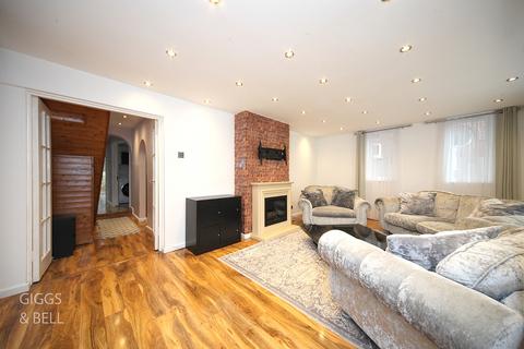 undefined, Farley Hill, Luton, Bedfordshire, LU1