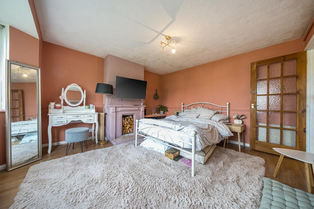 1408346-11-698b2a...