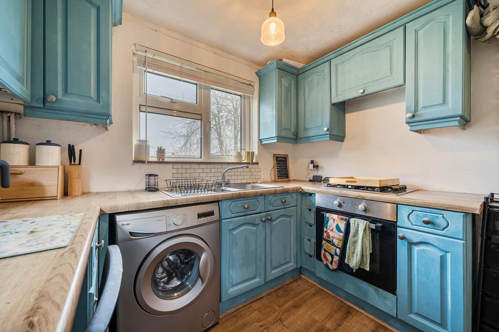 1408346-13-698b2a...